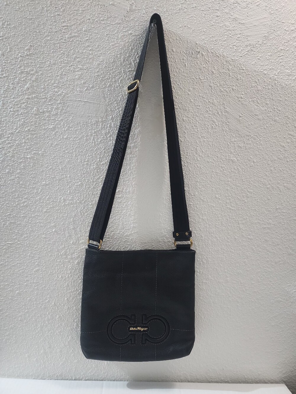 Salvatore Ferragamo Vintage Gancini Leather Crossbody Bag Wide Strap Black